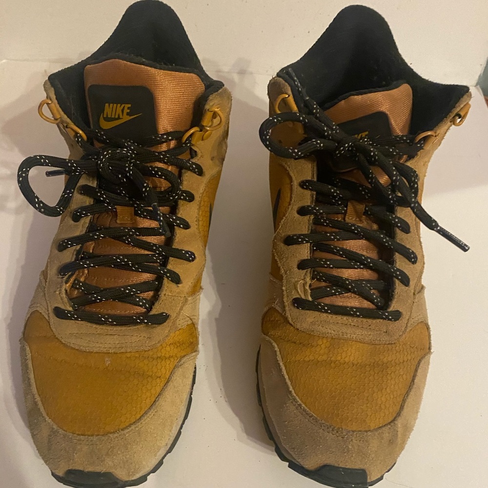 Nike Internationalist High Top Boots